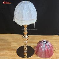 Nouvelle conception de décoration de table pour événements de mariage, centre de table en métal doré avec lampe LED