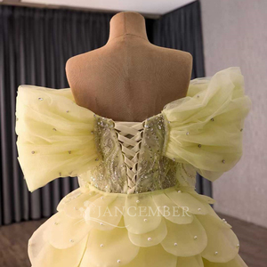 251140 Robe de soirée sirène chic jaune à épaules dénudées avec traîne détachable - Product Image 6