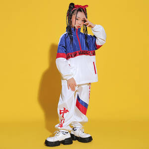 La Ceremonia de Apertura de la reunión deportiva de estudiantes de <span class=keywords><strong>primaria</strong></span> <span class=keywords><strong>y</strong></span> <span class=keywords><strong>secundaria</strong></span> Conjunto de disfraces del Día Nacional de porristas para niñas B - Product Image 5