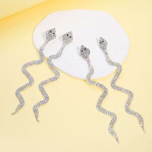 ต่างหูทรงหยดน้ำสไตล์ยุโรปอเมริกัน ดีไซน์งู ยาว ประดับตกแต่งแบบใหม่ สำหรับงานปาร์ตี้ - Product Image 1