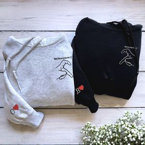 Sweat-shirt à capuche brodé personnalisé «Mais je t'aime, je t'aime», cadeaux de Saint-Valentin tricotés pour l'automne et l'hiver - Product Image 3