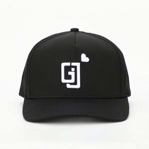 Casquette de baseball noire personnalisée avec broderie 3D, découpe laser, perforations, image, visière pré-courbée et réglable - Product Image 1