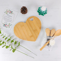 Mini plateau à fromage en bambou fait main en forme de cœur avec couteaux, cadeau personnalisé de remerciement pour une fête prénuptiale ou un mariage