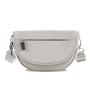 Sac bandoulière pliable demi-lune en nylon pour femme avec logo personnalisable, fermeture éclair étanche et sangle unique – Tendance et Pratique - Product Image 5