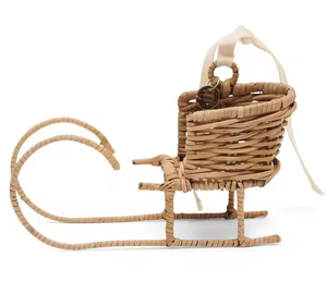 GREENCRAFT Vietnam Sapin de Noël en rotin suspendu en forme de traîneau, artisanat écologique avec taille personnalisable, design bohème tressé Père Noël - Product Image 1