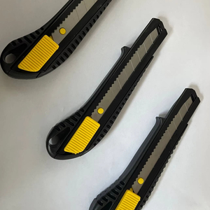 Cutter à lame rétractable moderne de 9 mm en acier à haute teneur en carbone, offre spéciale, support OEM personnalisé - Product Image 2