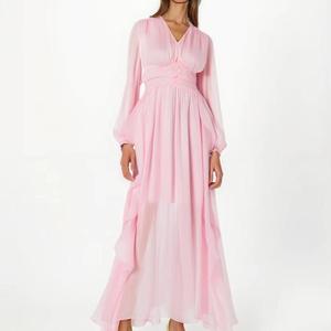 Vestido Nuevo y Moderno con Cuello en V, Plisado, de Manga Larga, con Adorno de <span class=keywords><strong>Hongo</strong></span> Negro y Falda Larga Entallada que Estiliza la Figura - Product Image 1