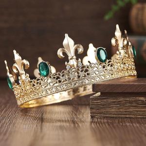 <span class=keywords><strong>Couronne</strong></span> rétro <span class=keywords><strong>de</strong></span> vente chaude unisexe <span class=keywords><strong>de</strong></span> style baroque grande <span class=keywords><strong>couronne</strong></span> du <span class=keywords><strong>roi</strong></span> avec <span class=keywords><strong>couronne</strong></span> incrustée <span class=keywords><strong>de</strong></span> diamants et design <span class=keywords><strong>en</strong></span> forme <span class=keywords><strong>de</strong></span> pistolet doré - Product Image 1
