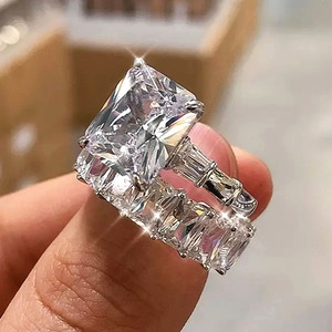 Set di Anelli con Taglio Smeraldo per Donne, Gioielli Eleganti e di Lusso per Matrimoni - Product Image 4