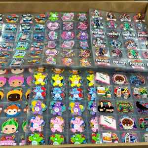 Autocollants individuels découpés à la forme pour enveloppes de gobelets, application facile, transferts personnalisés, logo personnalisé, dessins animés, gobelets, bouteilles d'eau, étiquettes - Product Image 1