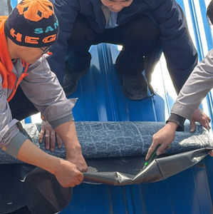 Membrane d'étanchéité bitumineuse autocollante en feuille d'aluminium et caoutchouc pour <span class=keywords><strong>toiture</strong></span> métallique, fabriquée directement en usine - Product Image 6