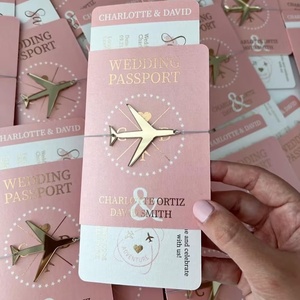 Carte d'invitation de mariage personnalisée format passeport, suite pliée en deux, design professionnel, paiement postérieur, vente en gros en vrac - Product Image 5