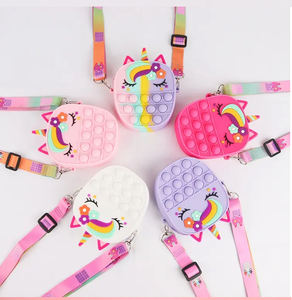 Nueva llegada itting hombro cadena moneda escuela cremallera silicona crossbody unicornio push <span class=keywords><strong>pop</strong></span> fidget bolsa para niños, adultos - Product Image 4