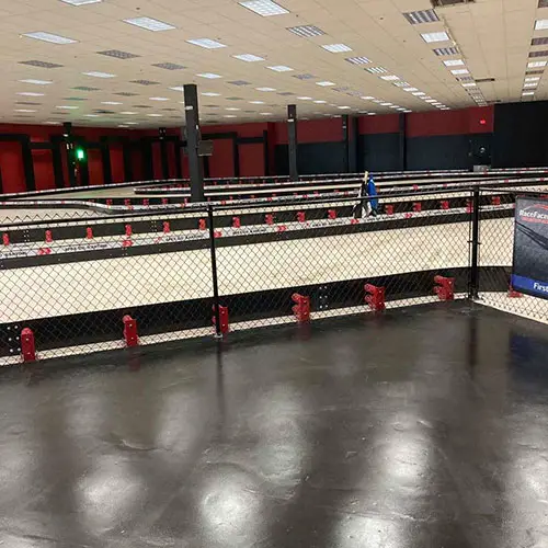 ملحقات مضيئة لأداء السباقات داخل المنزل، حماية لمسار سباقات السباقات Go Kart تجارية عالية الجودة