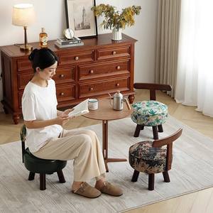 Tabouret rembourré en bois massif avec accoudoirs, pouf pour salon, pour adultes et enfants - Product Image 3