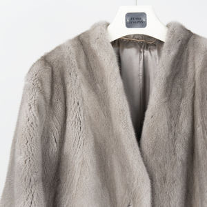 <span class=keywords><strong>Cappotto</strong></span> Lungo da Donna NAFA Personalizzato di Lusso in Vera Pelliccia di Visone Grigio con Scollo a V di Alta Qualità a un Buon Prezzo - Product Image 3