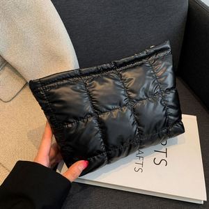 New Design Customized Quilting Women's Toiletry Bag Casual Travel Puffer Cosmetic Storage Pouch Makeup Bag With Zipper - Product Image 2