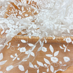 Tela de Encaje Tul Francés con Lentejuelas Bordadas 100% Poliéster, <span class=keywords><strong>Precio</strong></span> Competitivo y Alta Demanda para Vestidos de Fiesta - Product Image 6