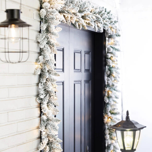 Couronne de Noël en PVC floqué faite à la main avec lumières LED, feuillage en peluche, décoration de luxe pour les fêtes d'hiver, fournitures de fête - Prix EXW - Product Image 4