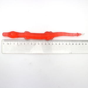 Bandes de gelée à sucer en forme de crocodile 3D dans un panier - Product Image 4