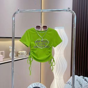 Nuovo Arrivo: Set di Abbigliamento per Bambine con T-shirt a Maniche Corte con Cuore Ricamato e <span class=keywords><strong>Pantaloncini</strong></span> Jeans Strappati, 2 Pezzi - Product Image 2