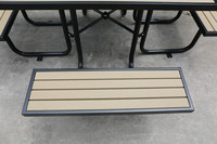 Aire de jeux extérieure enfants planches de bois plastique table de pique-nique carrée avec 4 bancs table à manger extérieure avec trou pour parapluie