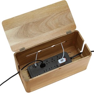 Caja organizadora de madera para regletas de enchufes para uso doméstico, que incluye almacenamiento para cables de alimentación, regletas, cables de datos y enchufes. - Product Image 5
