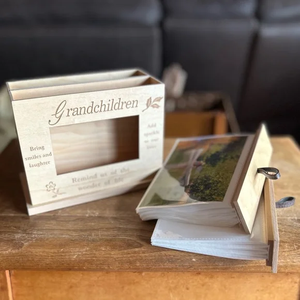 Album Fotografico e Cornice Premium JUNJI in Legno d'Acero Fatto a Mano (17,8*14*8,3cm) Capacità 120 Foto Regalo per <span class=keywords><strong>Laurea</strong></span> Ringraziamento Commemorazione - Product Image 3