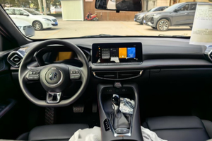 Venta Especial: MG5 2026 180DVVT Edición Global, Auto de Gasolina de Fabricación China de <span class=keywords><strong>Segunda</strong></span> <span class=keywords><strong>Mano</strong></span> - Product Image 4