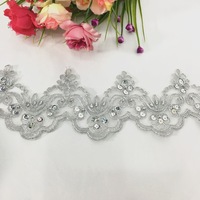 Vente en gros de dentelle en organza brodée de sequins floraux, garniture décorative en maille dorée et argentée, applique pour robe de mariée, vêtements, chaussures, sacs