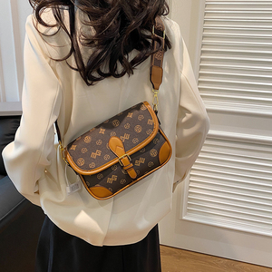 ANFUMI <span class=keywords><strong>Sac</strong></span> à bandoulière d'été haut de gamme pour femmes Niche populaire Design All-Match Saddle Bag Fashion PU - Product Image 5