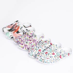 Zoccoli Leggeri Antiscivolo all'Ingrosso, Scarpe Bianche in EVA Stampate per Infermieri e Personale Ospedaliero - Product Image 3