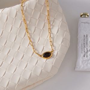 Tendencias 2025 Collar Moderno y Exclusivo de Acero Inoxidable 316L Resistente al Agua y al Deslustre con Ojo de Tigre y Oro Real de 18k para Mujer - Product Image 4