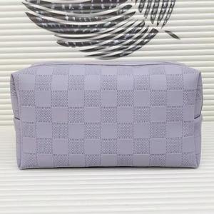 กระเป๋าเครื่องสำอาง PVC และ PU จุของได้เยอะพร้อมซิปกระเป๋าใส่เครื่องสำอางใช้งานง่ายทันสมัยสะดวกสำหรับผลิตภัณฑ์ดูแลผิวลิปสติก - Product Image 1