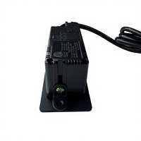 Module d'alimentation intégré en plastique ABS avec ports USB-C et USB-A, 2 prises CA, câble de 1,5 m, noir industriel, standard