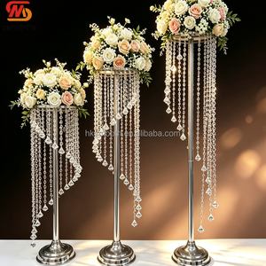 Support à fleurs en métal scintillant SMOOTH avec perles de cristal suspendues, élégante décoration de centre de table en acrylique pour mariage - Product Image 1