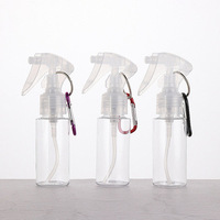 Bouteille pulvérisateur à gâchette en plastique avec logo personnalisé OEM, mousqueton métallique détachable, conteneur portable pour liquide de nettoyage de voyage