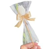 Einzelne Weiße Tulpen-Duftkerze aus Sojawachs, Mini-Blumenstrauß-Figurkerze, Weißer Tüll, Champagner-Satin-Schleife, Blumen-Handkerze