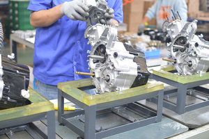 Triciclo a <span class=keywords><strong>Motore</strong></span> 200CC con Avviamento Elettrico e Frizione Manuale, <span class=keywords><strong>Motore</strong></span> per <span class=keywords><strong>Bicicletta</strong></span> Fuoristrada, Vendita Diretta dal Produttore - Product Image 6