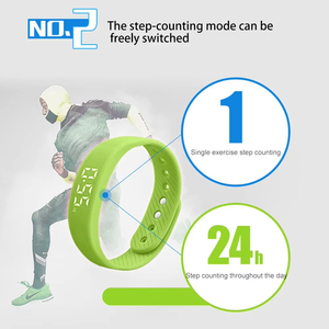 Montre-bracelet numérique avec podomètre de course, moniteur d'activité, alarme vibrante et bracelet à vibration silencieuse - Product Image 2