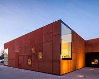 Paneles de muro cortina de aluminio contemporáneos con diseño de lamas 3D para exteriores de edificios, anodizados y anticorrosivos