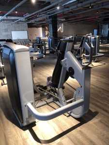 Máquina de Ejercicios de Fuerza para Gimnasio Comercial, Máquina de Press de Pecho Matrixs para Fitness y Deportes - Product Image 4