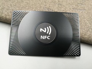 Gravierte Edelstahl-NFC-Metallkarte Individuelle NFC-Metall-ID-Karte Blanko Schwarze NFC-Metall-Aluminium-Geschäftsmitgliedskarten Mit Chip - Product Image 2