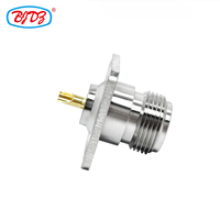 Connecteur coaxial N femelle 50 ohms à montage sur panneau ou sur châssis avec bride en téflon, fourni par le fabricant, en stock