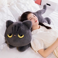 Peluche chat noir et gris couché, mignon, avec de grands yeux, coussin doux et moelleux, jouet chaton pour la décoration de la maison, du canapé et de la chambre.