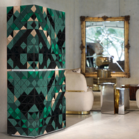 Meuble Bar Innovant Vert Teinté 1088 Triangles avec Portes Diamantées à Feuille d'Or – Meuble de Rangement Moderne pour Salon