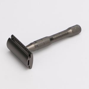 Matte Đen Nhãn Hiệu Riêng <span class=keywords><strong>Double</strong></span> <span class=keywords><strong>Edge</strong></span> Blade Brass Kim Loại Xử Lý Điều Chỉnh Cạo Râu Mới An Toàn Dao Cạo - Product Image 2