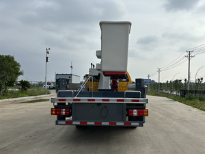Plataforma Elevadora Aislada Isuzu de 14 m Rentable para Servicio de Líneas de Bajo Voltaje y Mantenimiento de Alumbrado Público - Product Image 5