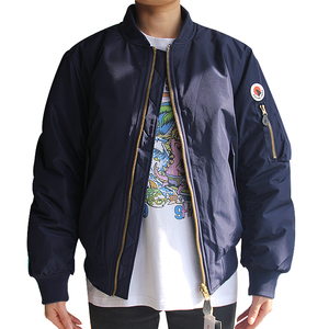 เสื้อแจ็คเก็ตบอมเบอร์ <span class=keywords><strong>MA</strong></span>-1 ผ้าซาตินแฟชั่นสตรีทแวร์ขายส่งสำหรับผู้ชาย แจ็คเก็ตสำหรับฤดูใบไม้ร่วงและฤดูหนาว แจ็คเก็ตวาร์ซิตี้สำหรับทุกเพศ - Product Image 2