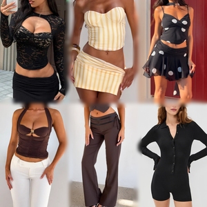 Débardeur Femme Été Soirée Chic à Fines Bretelles Épaules Dénudées Sexy Scintillant et Brillant Design Unique Vente en Gros - Product Image 4